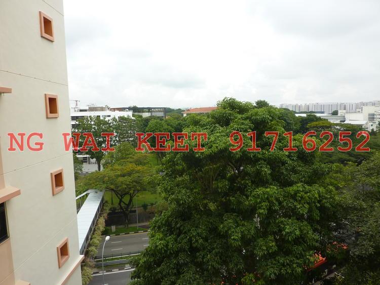 Blk 579 Hougang Avenue 4 (Hougang), HDB Executive #135138362